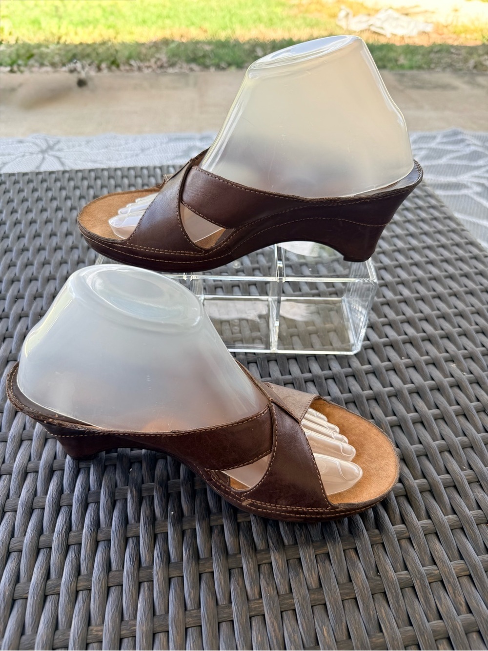Clarks Artisan Women's Brown Leather Crossover Slide Sandals